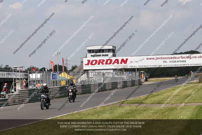 Vintage motorcycle club;eventdigitalimages;mallory park;mallory park trackday photographs;no limits trackdays;peter wileman photography;trackday digital images;trackday photos;vmcc festival 1000 bikes photographs