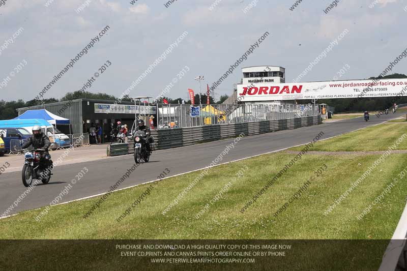 Vintage motorcycle club;eventdigitalimages;mallory park;mallory park trackday photographs;no limits trackdays;peter wileman photography;trackday digital images;trackday photos;vmcc festival 1000 bikes photographs