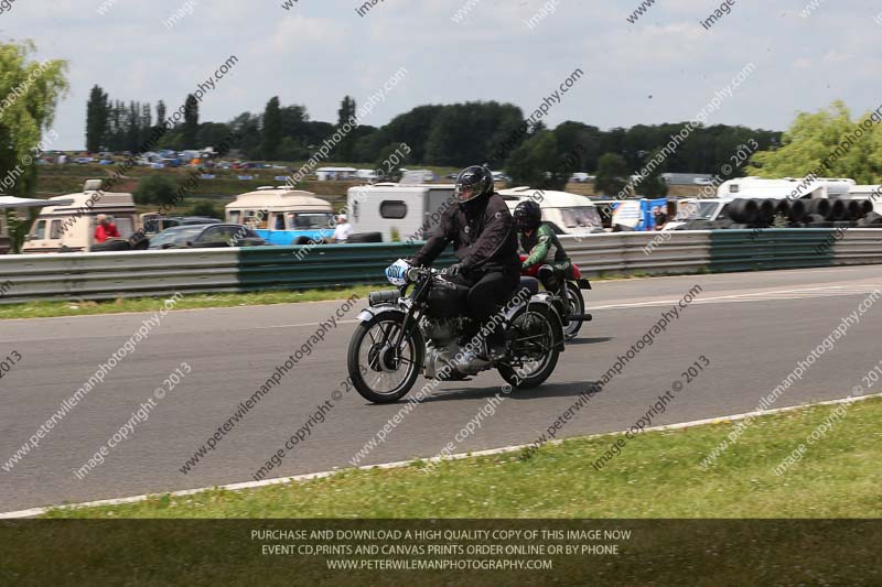 Vintage motorcycle club;eventdigitalimages;mallory park;mallory park trackday photographs;no limits trackdays;peter wileman photography;trackday digital images;trackday photos;vmcc festival 1000 bikes photographs