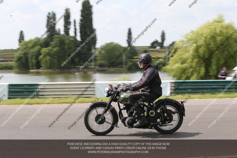 Vintage motorcycle club;eventdigitalimages;mallory park;mallory park trackday photographs;no limits trackdays;peter wileman photography;trackday digital images;trackday photos;vmcc festival 1000 bikes photographs