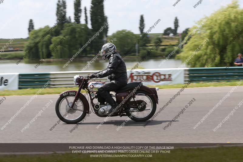 Vintage motorcycle club;eventdigitalimages;mallory park;mallory park trackday photographs;no limits trackdays;peter wileman photography;trackday digital images;trackday photos;vmcc festival 1000 bikes photographs