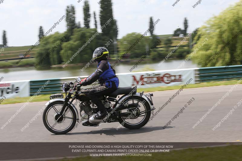 Vintage motorcycle club;eventdigitalimages;mallory park;mallory park trackday photographs;no limits trackdays;peter wileman photography;trackday digital images;trackday photos;vmcc festival 1000 bikes photographs
