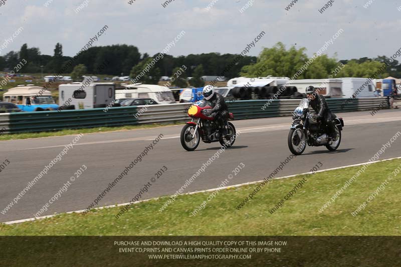 Vintage motorcycle club;eventdigitalimages;mallory park;mallory park trackday photographs;no limits trackdays;peter wileman photography;trackday digital images;trackday photos;vmcc festival 1000 bikes photographs