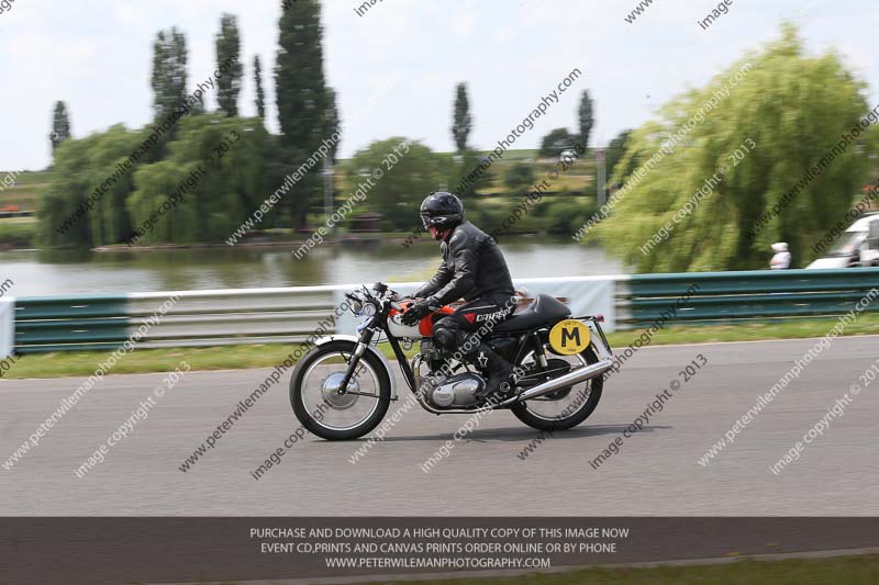 Vintage motorcycle club;eventdigitalimages;mallory park;mallory park trackday photographs;no limits trackdays;peter wileman photography;trackday digital images;trackday photos;vmcc festival 1000 bikes photographs