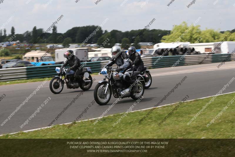 Vintage motorcycle club;eventdigitalimages;mallory park;mallory park trackday photographs;no limits trackdays;peter wileman photography;trackday digital images;trackday photos;vmcc festival 1000 bikes photographs