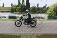 Vintage-motorcycle-club;eventdigitalimages;mallory-park;mallory-park-trackday-photographs;no-limits-trackdays;peter-wileman-photography;trackday-digital-images;trackday-photos;vmcc-festival-1000-bikes-photographs