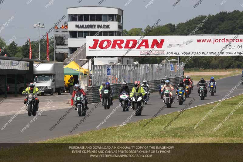 Vintage motorcycle club;eventdigitalimages;mallory park;mallory park trackday photographs;no limits trackdays;peter wileman photography;trackday digital images;trackday photos;vmcc festival 1000 bikes photographs