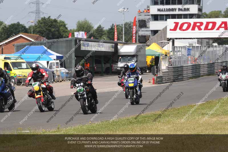 Vintage motorcycle club;eventdigitalimages;mallory park;mallory park trackday photographs;no limits trackdays;peter wileman photography;trackday digital images;trackday photos;vmcc festival 1000 bikes photographs