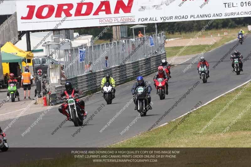 Vintage motorcycle club;eventdigitalimages;mallory park;mallory park trackday photographs;no limits trackdays;peter wileman photography;trackday digital images;trackday photos;vmcc festival 1000 bikes photographs