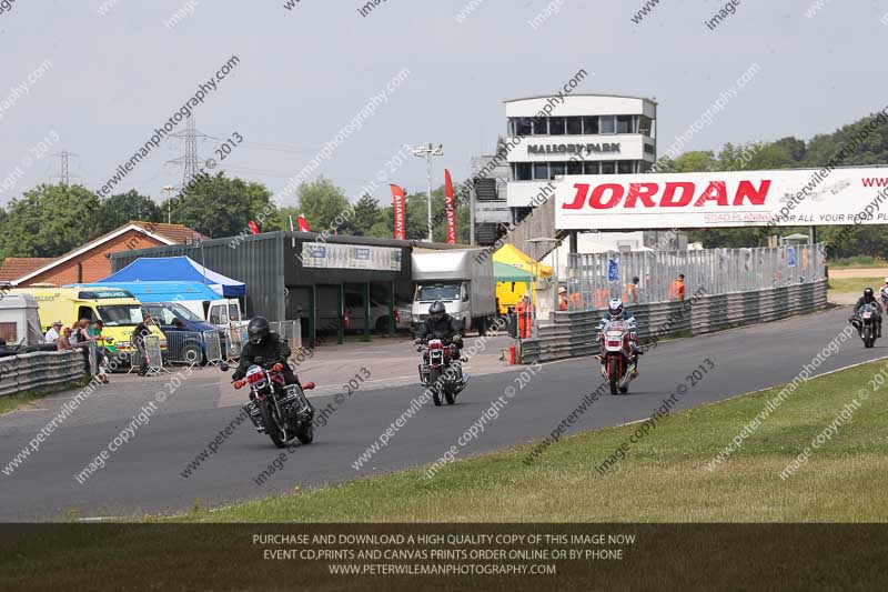 Vintage motorcycle club;eventdigitalimages;mallory park;mallory park trackday photographs;no limits trackdays;peter wileman photography;trackday digital images;trackday photos;vmcc festival 1000 bikes photographs