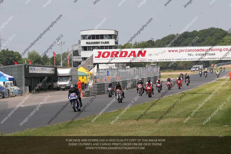 Vintage motorcycle club;eventdigitalimages;mallory park;mallory park trackday photographs;no limits trackdays;peter wileman photography;trackday digital images;trackday photos;vmcc festival 1000 bikes photographs