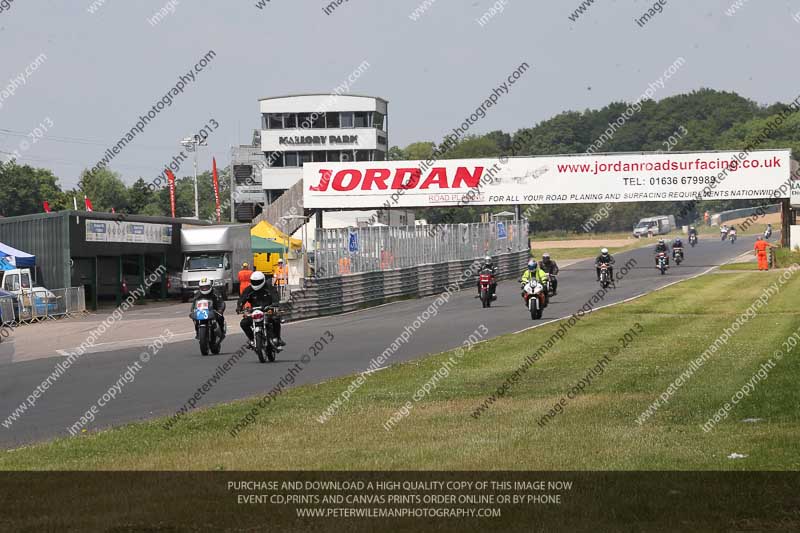 Vintage motorcycle club;eventdigitalimages;mallory park;mallory park trackday photographs;no limits trackdays;peter wileman photography;trackday digital images;trackday photos;vmcc festival 1000 bikes photographs
