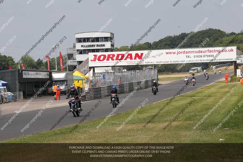 Vintage motorcycle club;eventdigitalimages;mallory park;mallory park trackday photographs;no limits trackdays;peter wileman photography;trackday digital images;trackday photos;vmcc festival 1000 bikes photographs