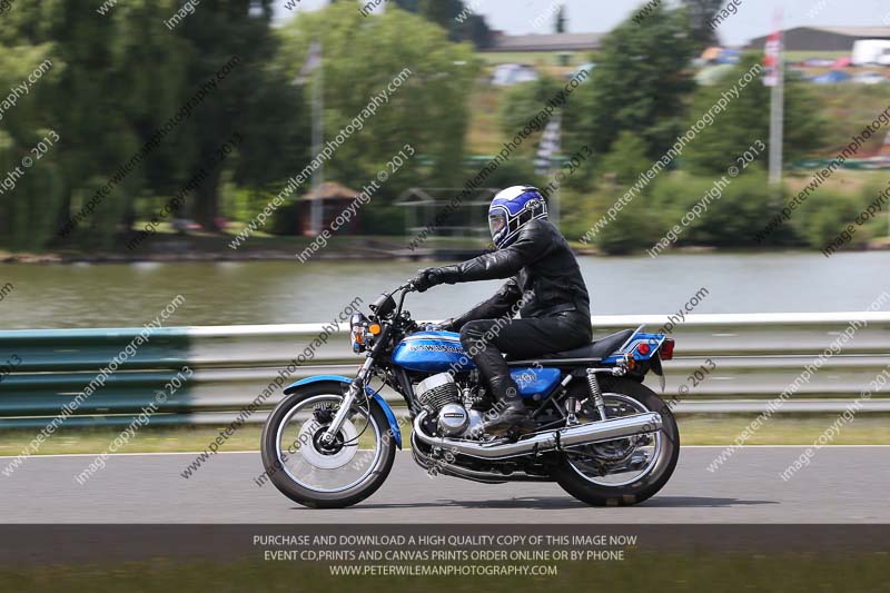 Vintage motorcycle club;eventdigitalimages;mallory park;mallory park trackday photographs;no limits trackdays;peter wileman photography;trackday digital images;trackday photos;vmcc festival 1000 bikes photographs