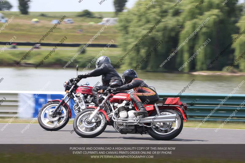 Vintage motorcycle club;eventdigitalimages;mallory park;mallory park trackday photographs;no limits trackdays;peter wileman photography;trackday digital images;trackday photos;vmcc festival 1000 bikes photographs