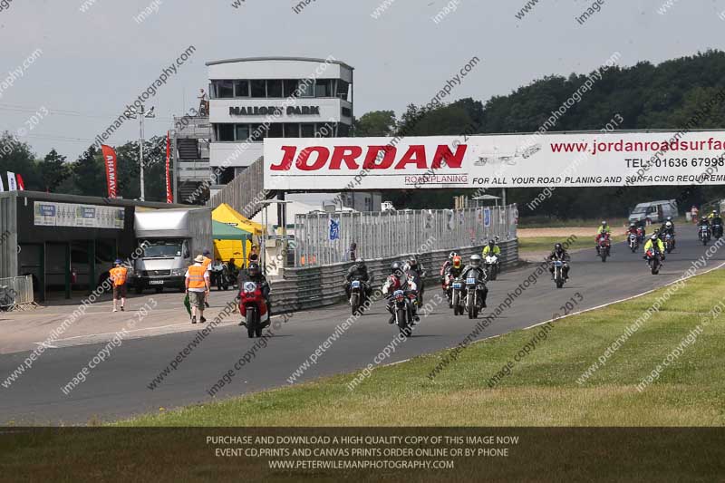 Vintage motorcycle club;eventdigitalimages;mallory park;mallory park trackday photographs;no limits trackdays;peter wileman photography;trackday digital images;trackday photos;vmcc festival 1000 bikes photographs