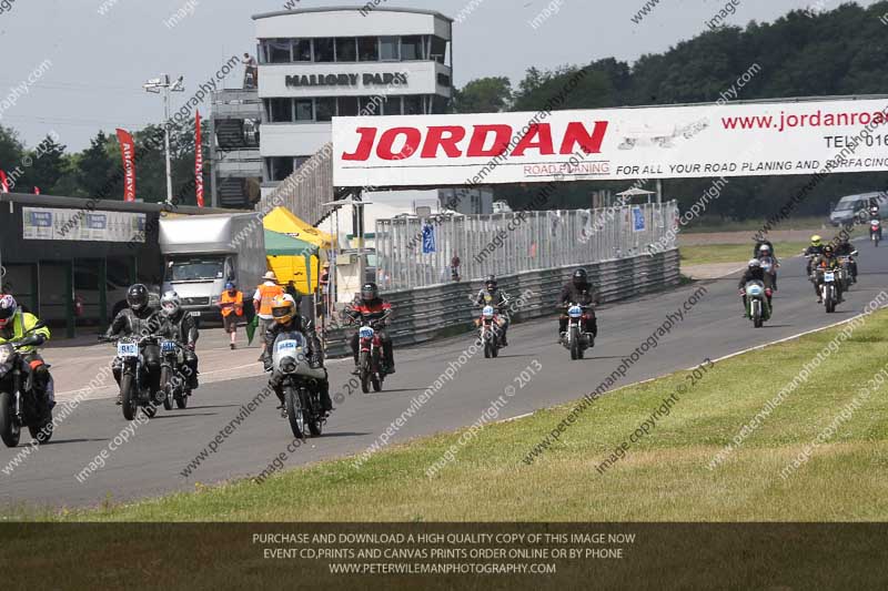 Vintage motorcycle club;eventdigitalimages;mallory park;mallory park trackday photographs;no limits trackdays;peter wileman photography;trackday digital images;trackday photos;vmcc festival 1000 bikes photographs