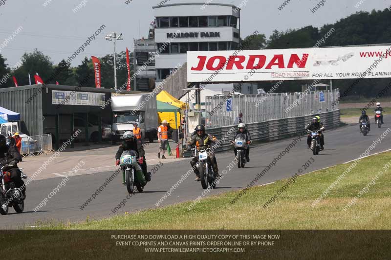 Vintage motorcycle club;eventdigitalimages;mallory park;mallory park trackday photographs;no limits trackdays;peter wileman photography;trackday digital images;trackday photos;vmcc festival 1000 bikes photographs