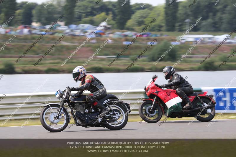 Vintage motorcycle club;eventdigitalimages;mallory park;mallory park trackday photographs;no limits trackdays;peter wileman photography;trackday digital images;trackday photos;vmcc festival 1000 bikes photographs