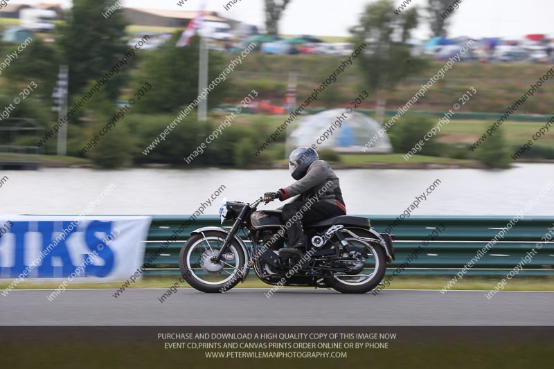 Vintage motorcycle club;eventdigitalimages;mallory park;mallory park trackday photographs;no limits trackdays;peter wileman photography;trackday digital images;trackday photos;vmcc festival 1000 bikes photographs