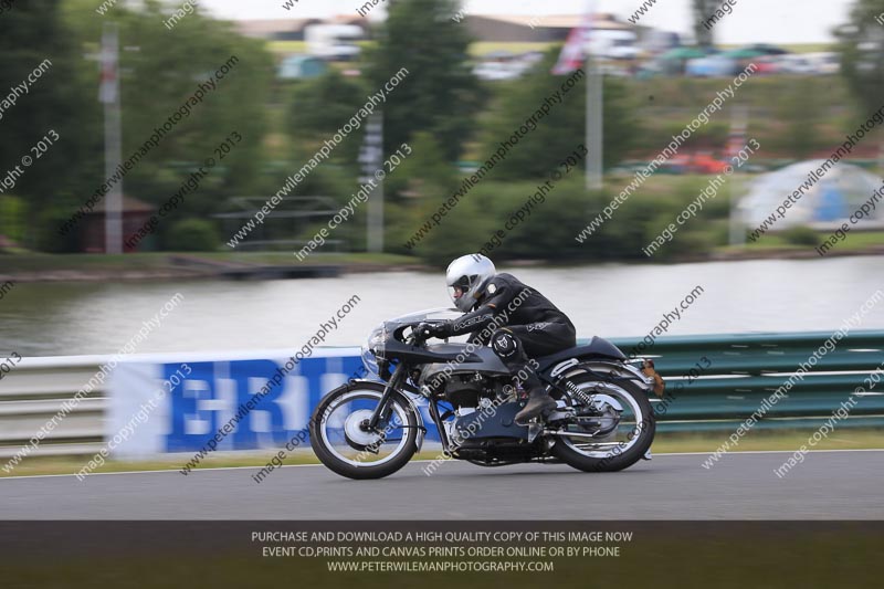 Vintage motorcycle club;eventdigitalimages;mallory park;mallory park trackday photographs;no limits trackdays;peter wileman photography;trackday digital images;trackday photos;vmcc festival 1000 bikes photographs