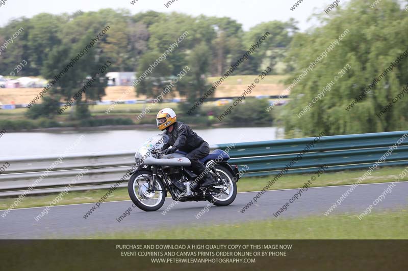 Vintage motorcycle club;eventdigitalimages;mallory park;mallory park trackday photographs;no limits trackdays;peter wileman photography;trackday digital images;trackday photos;vmcc festival 1000 bikes photographs
