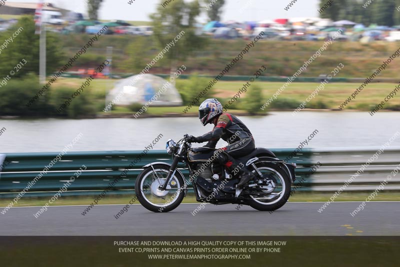 Vintage motorcycle club;eventdigitalimages;mallory park;mallory park trackday photographs;no limits trackdays;peter wileman photography;trackday digital images;trackday photos;vmcc festival 1000 bikes photographs