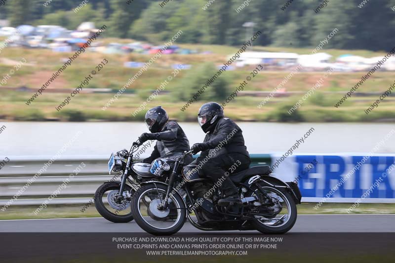 Vintage motorcycle club;eventdigitalimages;mallory park;mallory park trackday photographs;no limits trackdays;peter wileman photography;trackday digital images;trackday photos;vmcc festival 1000 bikes photographs