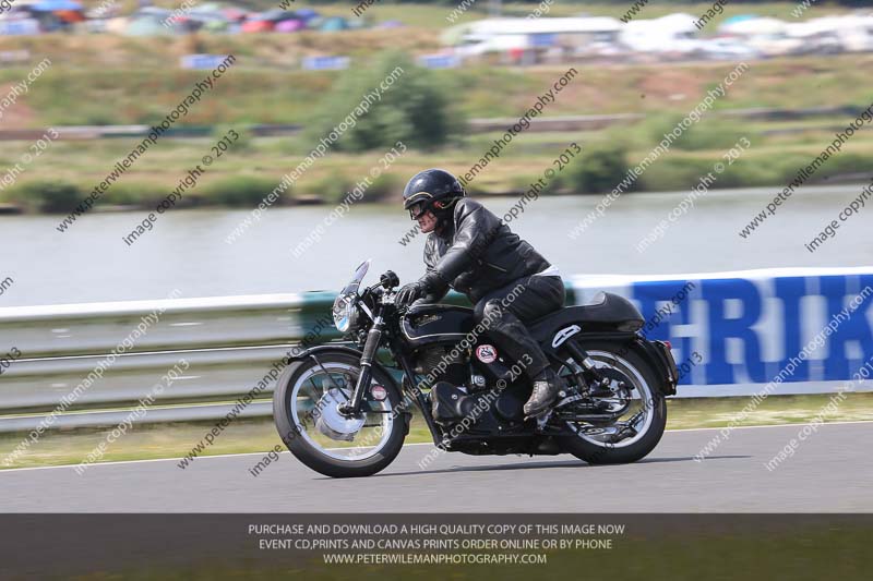 Vintage motorcycle club;eventdigitalimages;mallory park;mallory park trackday photographs;no limits trackdays;peter wileman photography;trackday digital images;trackday photos;vmcc festival 1000 bikes photographs