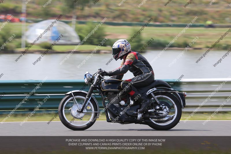 Vintage motorcycle club;eventdigitalimages;mallory park;mallory park trackday photographs;no limits trackdays;peter wileman photography;trackday digital images;trackday photos;vmcc festival 1000 bikes photographs