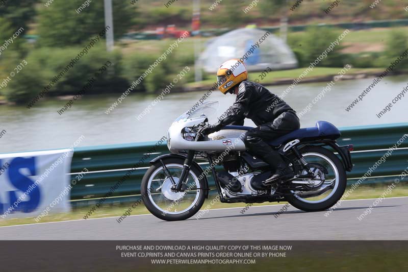 Vintage motorcycle club;eventdigitalimages;mallory park;mallory park trackday photographs;no limits trackdays;peter wileman photography;trackday digital images;trackday photos;vmcc festival 1000 bikes photographs