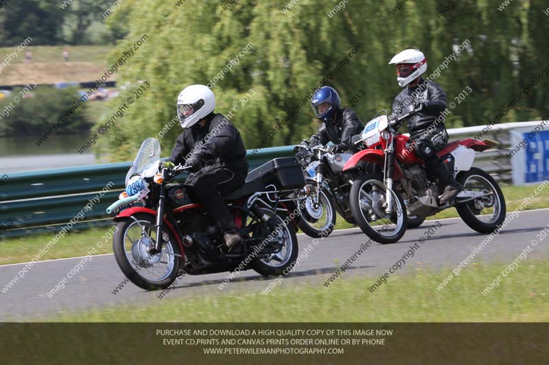Vintage motorcycle club;eventdigitalimages;mallory park;mallory park trackday photographs;no limits trackdays;peter wileman photography;trackday digital images;trackday photos;vmcc festival 1000 bikes photographs