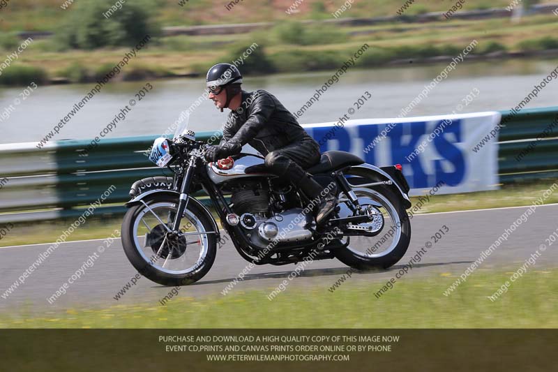 Vintage motorcycle club;eventdigitalimages;mallory park;mallory park trackday photographs;no limits trackdays;peter wileman photography;trackday digital images;trackday photos;vmcc festival 1000 bikes photographs