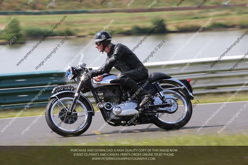Vintage motorcycle club;eventdigitalimages;mallory park;mallory park trackday photographs;no limits trackdays;peter wileman photography;trackday digital images;trackday photos;vmcc festival 1000 bikes photographs