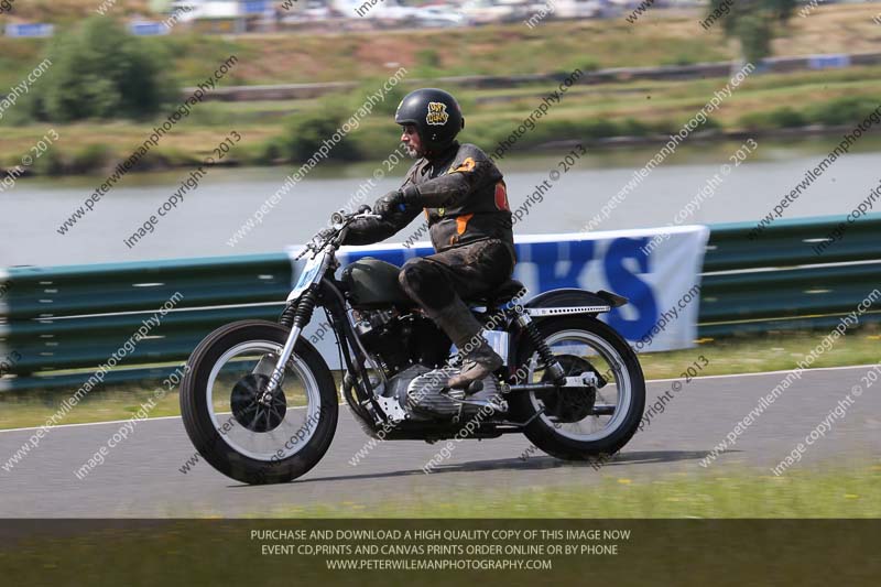 Vintage motorcycle club;eventdigitalimages;mallory park;mallory park trackday photographs;no limits trackdays;peter wileman photography;trackday digital images;trackday photos;vmcc festival 1000 bikes photographs