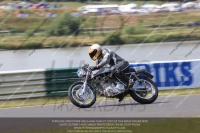 Vintage-motorcycle-club;eventdigitalimages;mallory-park;mallory-park-trackday-photographs;no-limits-trackdays;peter-wileman-photography;trackday-digital-images;trackday-photos;vmcc-festival-1000-bikes-photographs