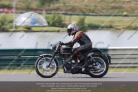 Vintage-motorcycle-club;eventdigitalimages;mallory-park;mallory-park-trackday-photographs;no-limits-trackdays;peter-wileman-photography;trackday-digital-images;trackday-photos;vmcc-festival-1000-bikes-photographs