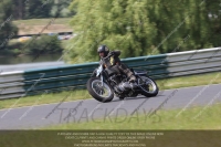 Vintage-motorcycle-club;eventdigitalimages;mallory-park;mallory-park-trackday-photographs;no-limits-trackdays;peter-wileman-photography;trackday-digital-images;trackday-photos;vmcc-festival-1000-bikes-photographs