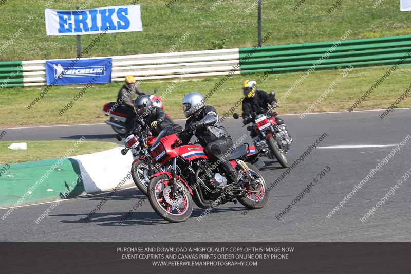 Vintage motorcycle club;eventdigitalimages;mallory park;mallory park trackday photographs;no limits trackdays;peter wileman photography;trackday digital images;trackday photos;vmcc festival 1000 bikes photographs