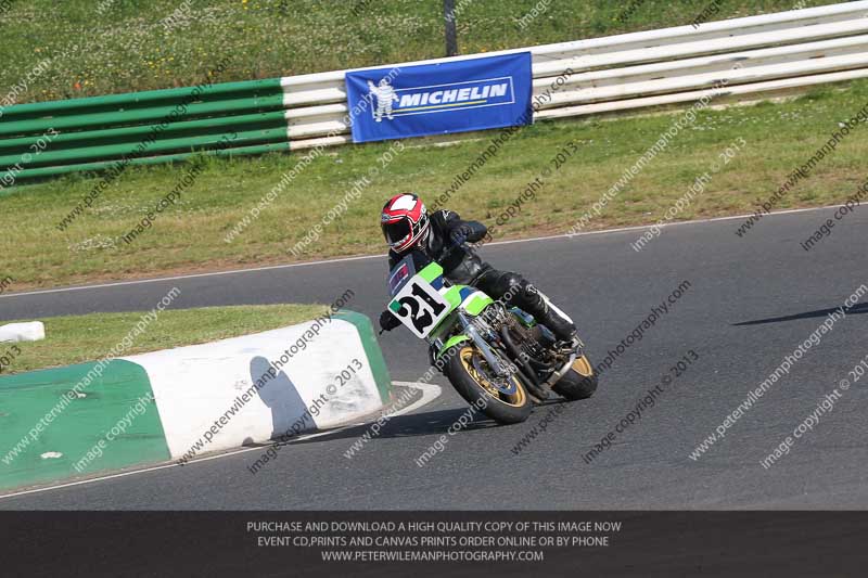 Vintage motorcycle club;eventdigitalimages;mallory park;mallory park trackday photographs;no limits trackdays;peter wileman photography;trackday digital images;trackday photos;vmcc festival 1000 bikes photographs