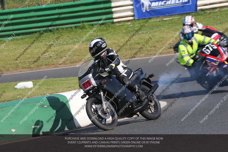 Vintage motorcycle club;eventdigitalimages;mallory park;mallory park trackday photographs;no limits trackdays;peter wileman photography;trackday digital images;trackday photos;vmcc festival 1000 bikes photographs