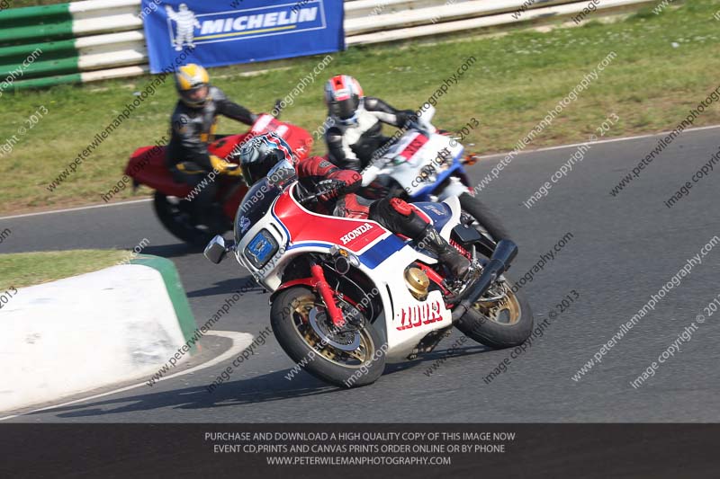 Vintage motorcycle club;eventdigitalimages;mallory park;mallory park trackday photographs;no limits trackdays;peter wileman photography;trackday digital images;trackday photos;vmcc festival 1000 bikes photographs