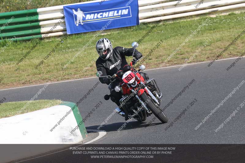 Vintage motorcycle club;eventdigitalimages;mallory park;mallory park trackday photographs;no limits trackdays;peter wileman photography;trackday digital images;trackday photos;vmcc festival 1000 bikes photographs