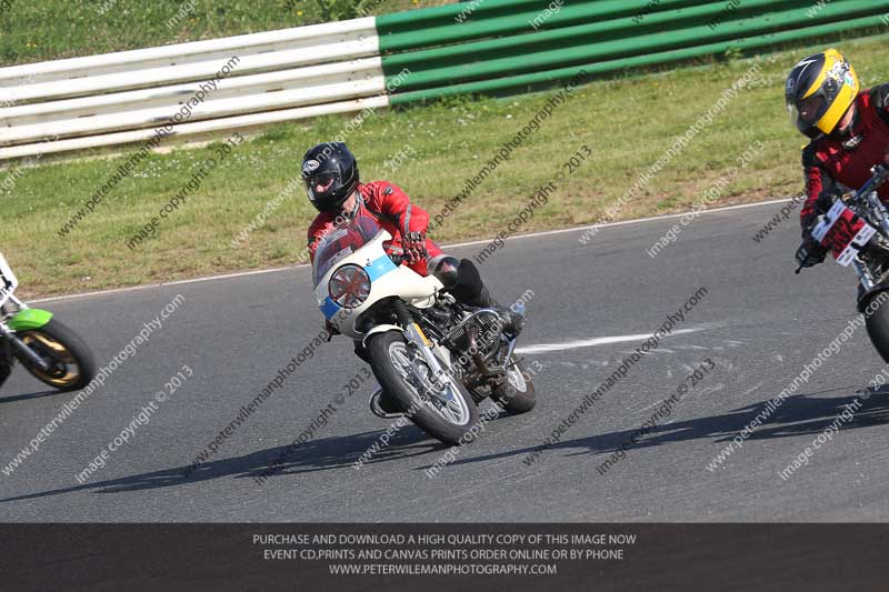 Vintage motorcycle club;eventdigitalimages;mallory park;mallory park trackday photographs;no limits trackdays;peter wileman photography;trackday digital images;trackday photos;vmcc festival 1000 bikes photographs