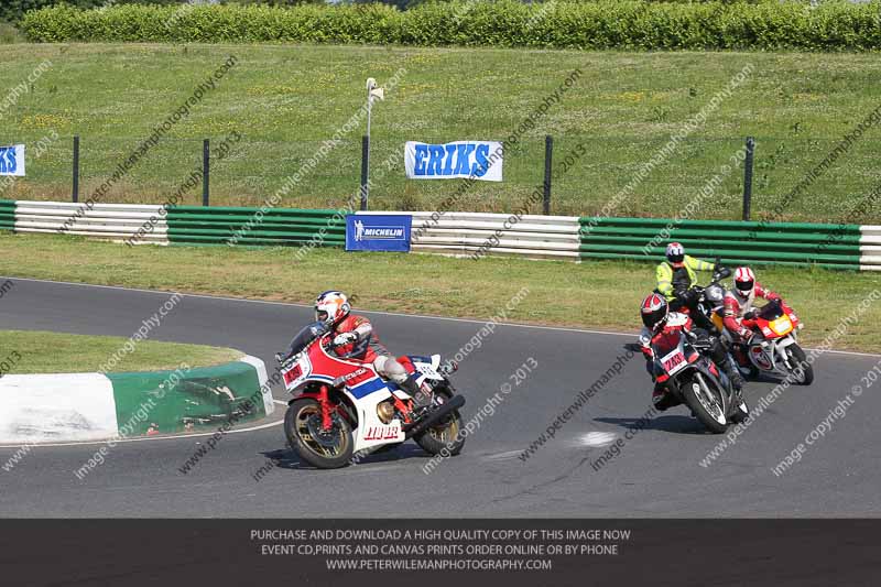 Vintage motorcycle club;eventdigitalimages;mallory park;mallory park trackday photographs;no limits trackdays;peter wileman photography;trackday digital images;trackday photos;vmcc festival 1000 bikes photographs