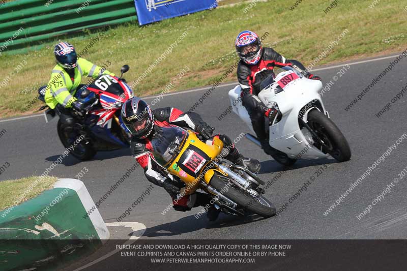 Vintage motorcycle club;eventdigitalimages;mallory park;mallory park trackday photographs;no limits trackdays;peter wileman photography;trackday digital images;trackday photos;vmcc festival 1000 bikes photographs
