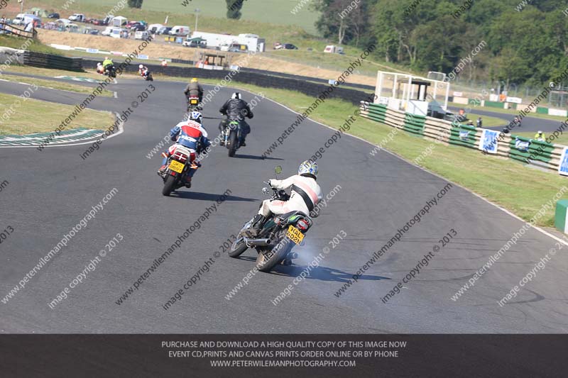 Vintage motorcycle club;eventdigitalimages;mallory park;mallory park trackday photographs;no limits trackdays;peter wileman photography;trackday digital images;trackday photos;vmcc festival 1000 bikes photographs