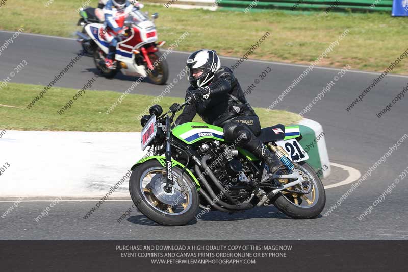 Vintage motorcycle club;eventdigitalimages;mallory park;mallory park trackday photographs;no limits trackdays;peter wileman photography;trackday digital images;trackday photos;vmcc festival 1000 bikes photographs
