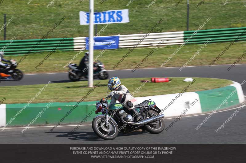 Vintage motorcycle club;eventdigitalimages;mallory park;mallory park trackday photographs;no limits trackdays;peter wileman photography;trackday digital images;trackday photos;vmcc festival 1000 bikes photographs