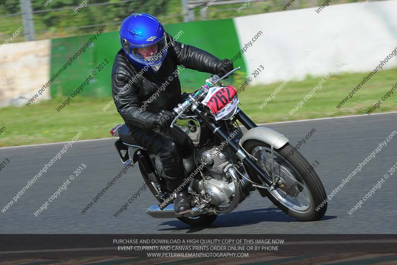 Vintage motorcycle club;eventdigitalimages;mallory park;mallory park trackday photographs;no limits trackdays;peter wileman photography;trackday digital images;trackday photos;vmcc festival 1000 bikes photographs